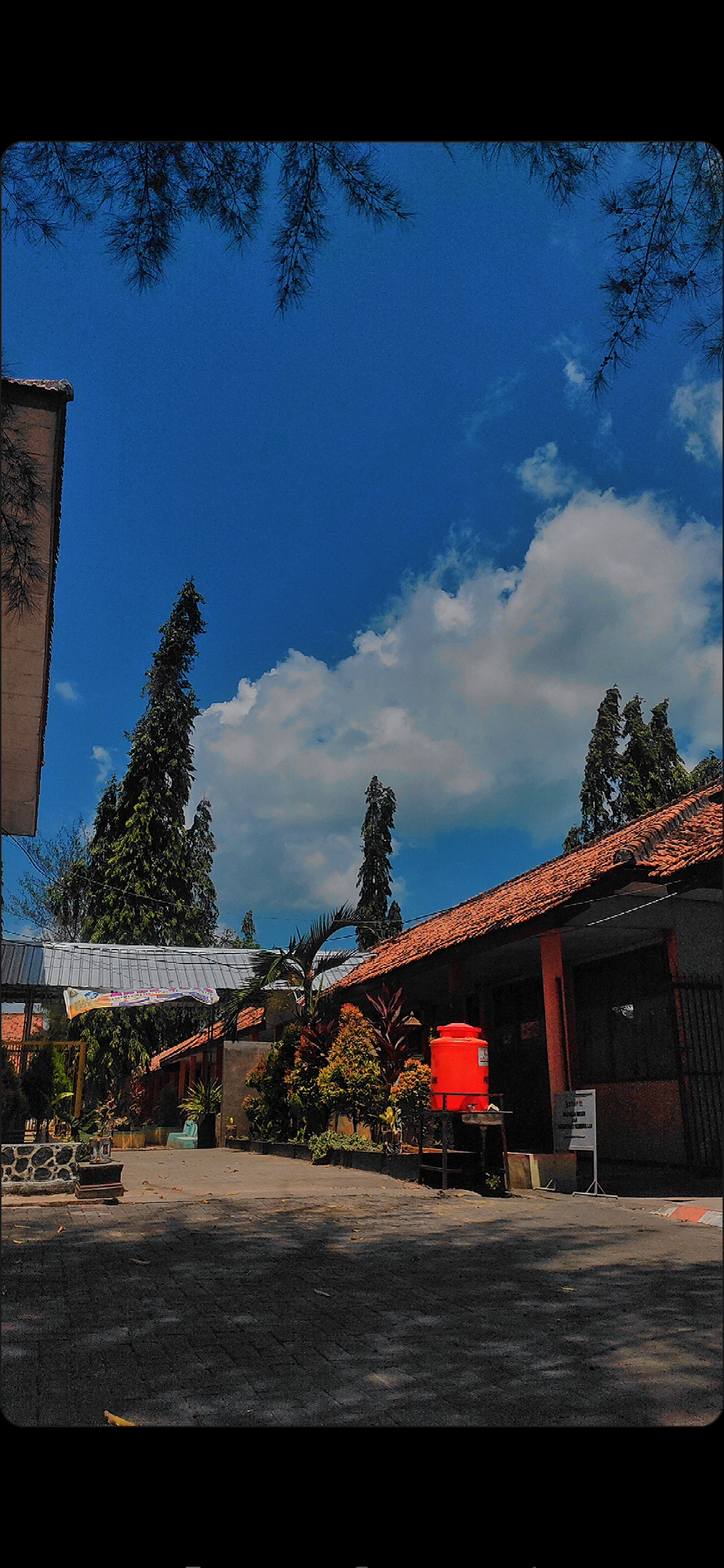 Judul Fotografi Anda